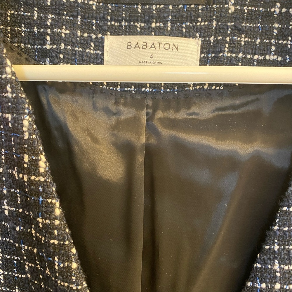 Aritzia Babaton Kilburn Navy Tweed double buttoned blazer jacket size 4 - Picture 5 of 9